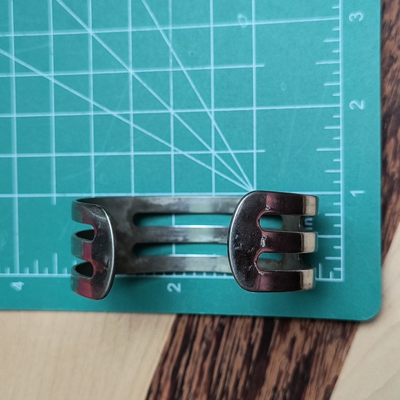 Open Cuff Bracelet Sarah Coventry Vintage Y2K Silver Tone Metal - Picture 8 of 12